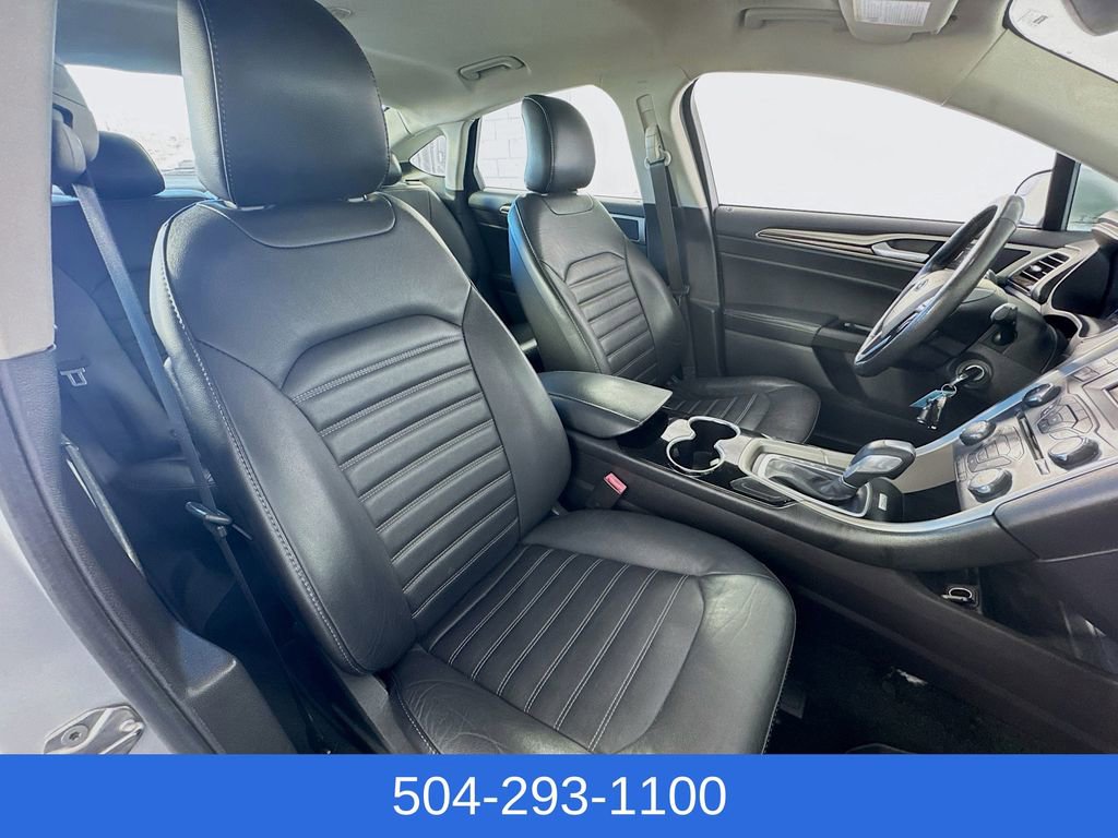 Used 2016 Ford Fusion SE w/ Equipment Group 202A image 25