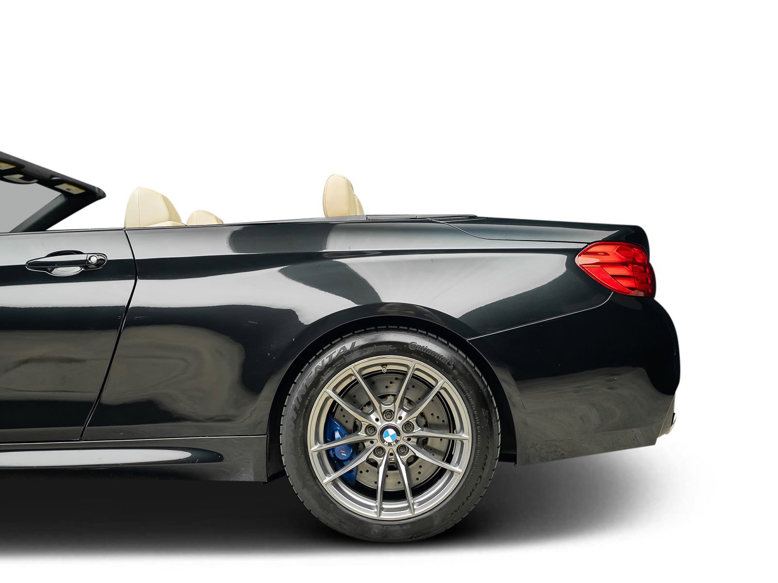 Used 2015 BMW M4 Convertible image 28