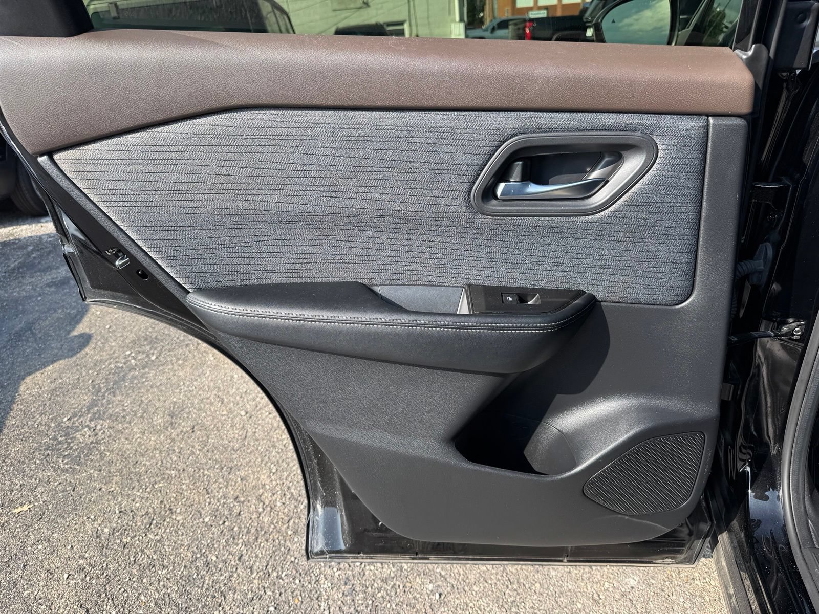 Used 2023 Nissan Rogue SV AWD/4WD image 23