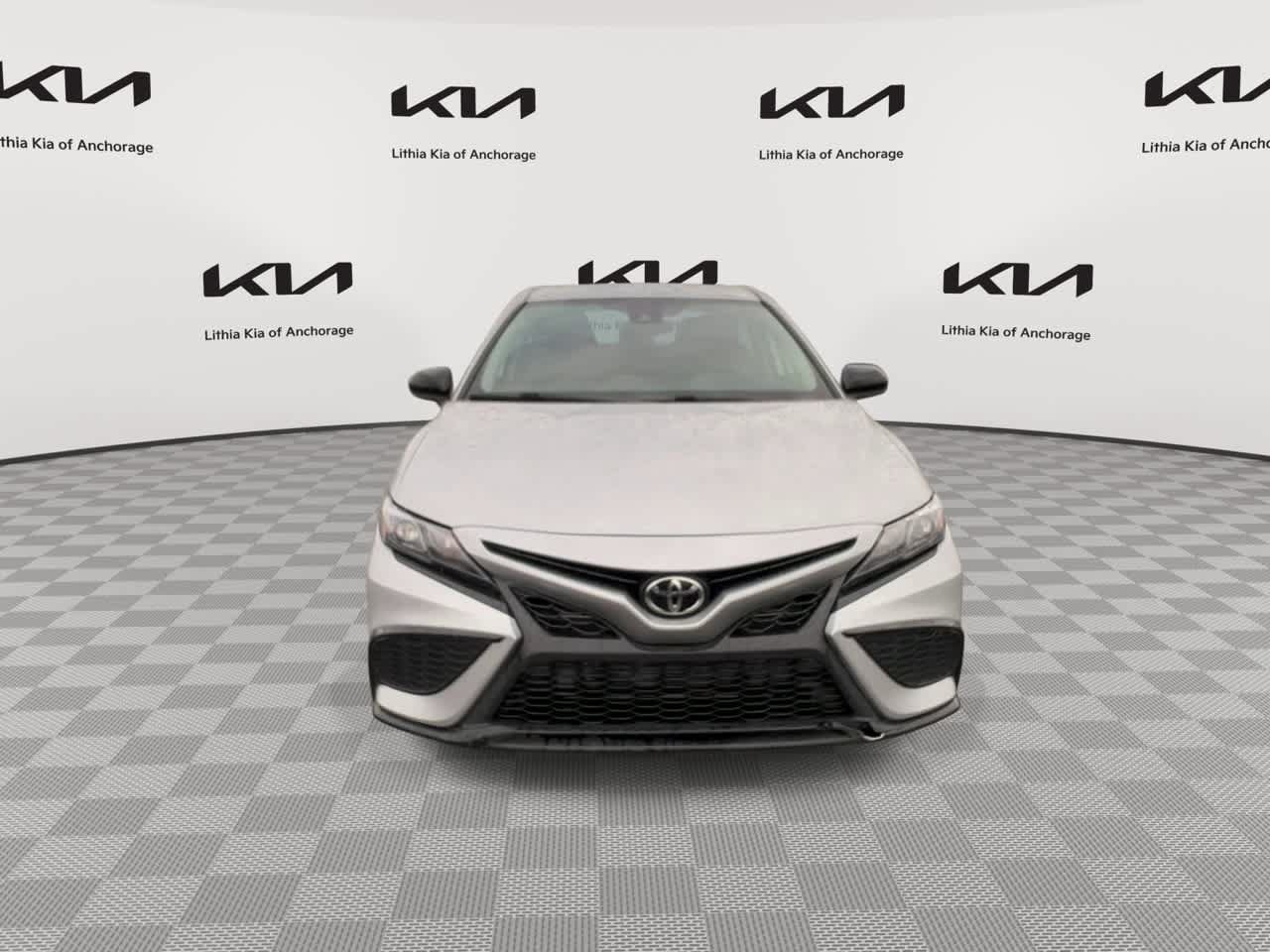 Used 2021 Toyota Camry SE AWD/4WD image 3