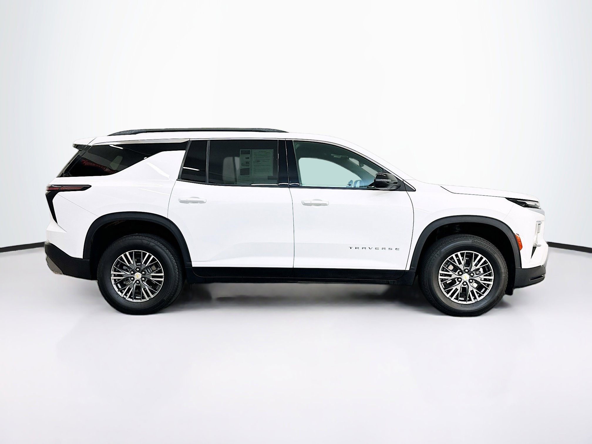 Used 2025 Chevrolet Traverse LT AWD/4WD image 10