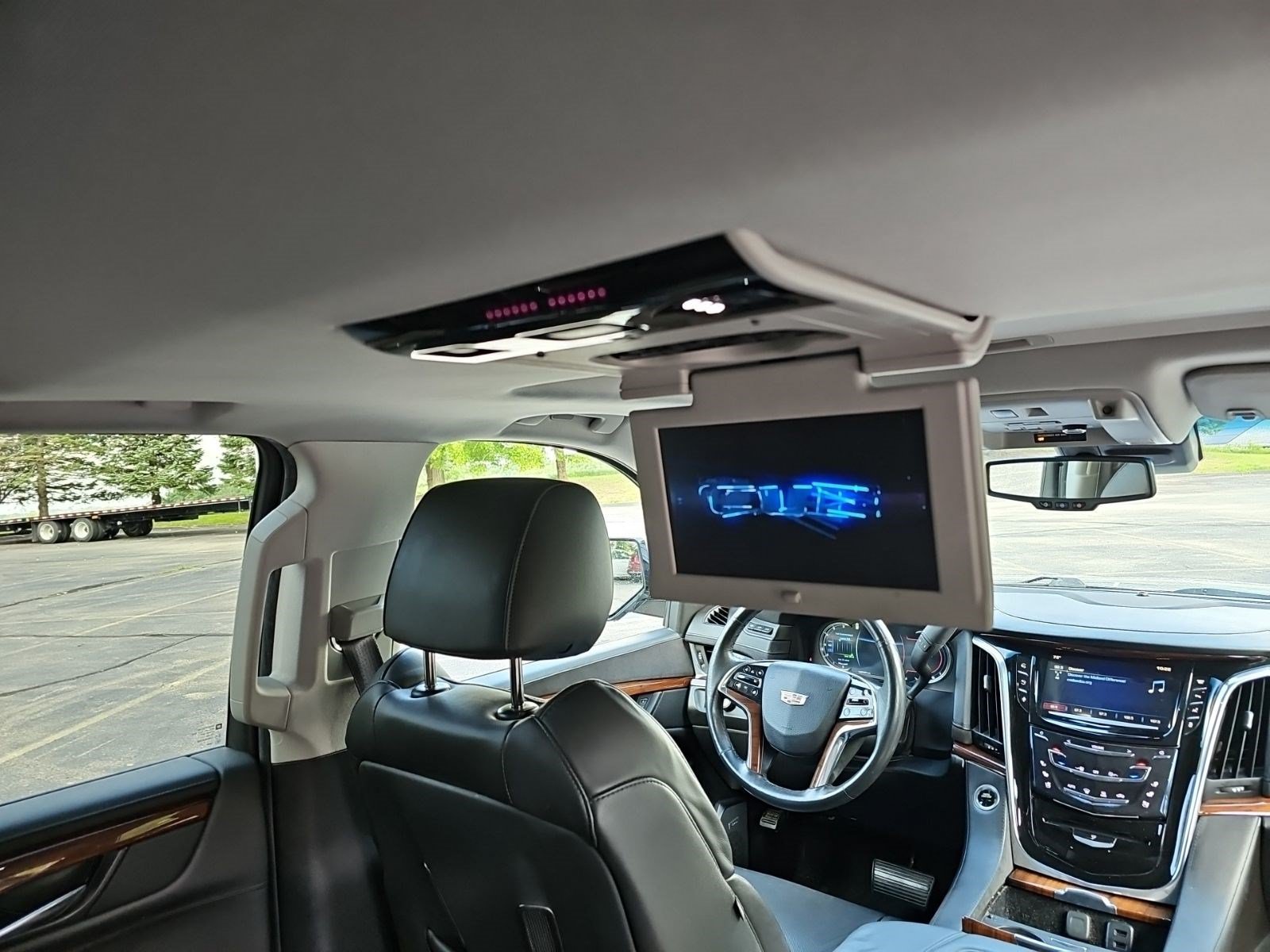 Used 2016 Cadillac Escalade ESV Luxury AWD/4WD image 16