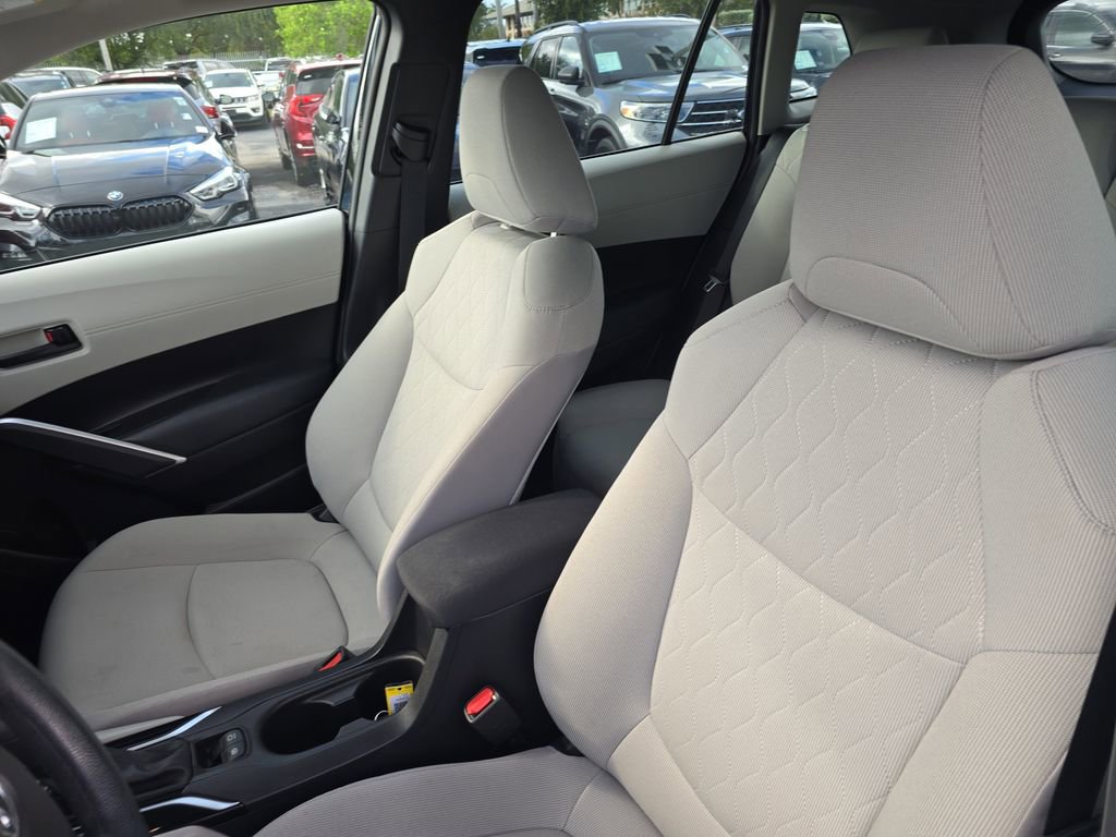 Used 2022 Toyota Corolla Cross L image 17