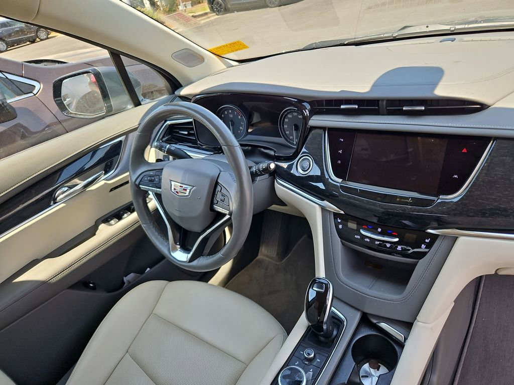 Used 2022 Cadillac XT6 Premium Luxury w/ Technology Package AWD/4WD image 8