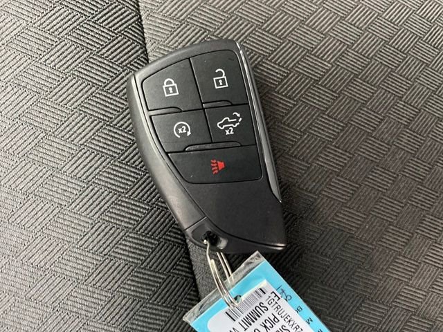 Used 2024 GMC Sierra 1500 Elevation image 24