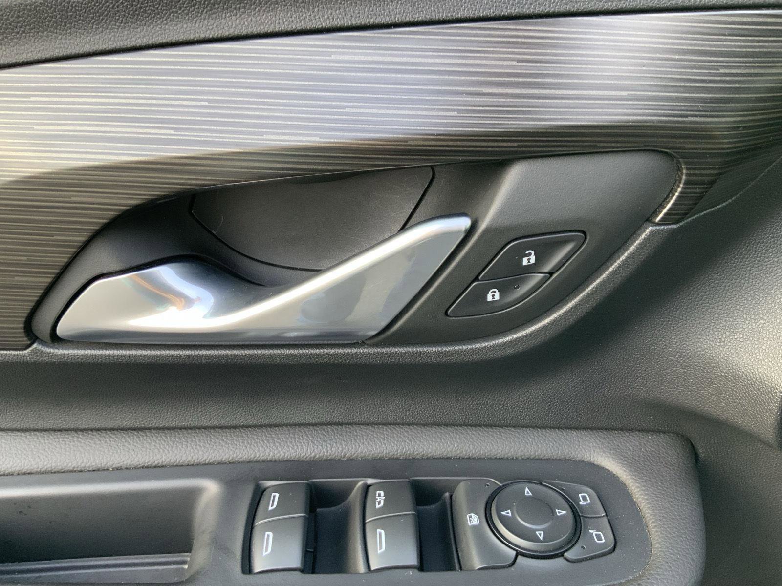 Used 2022 GMC Terrain SLE w/ Elevation Edition image 20