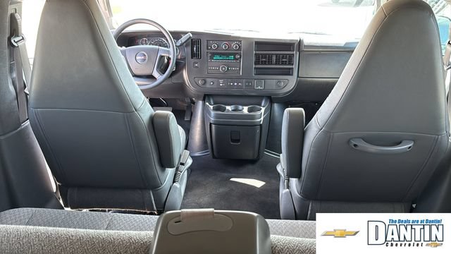 Used 2025 GMC Savana 3500 LT w/ LT Preferred Equipment Group RWD image 17