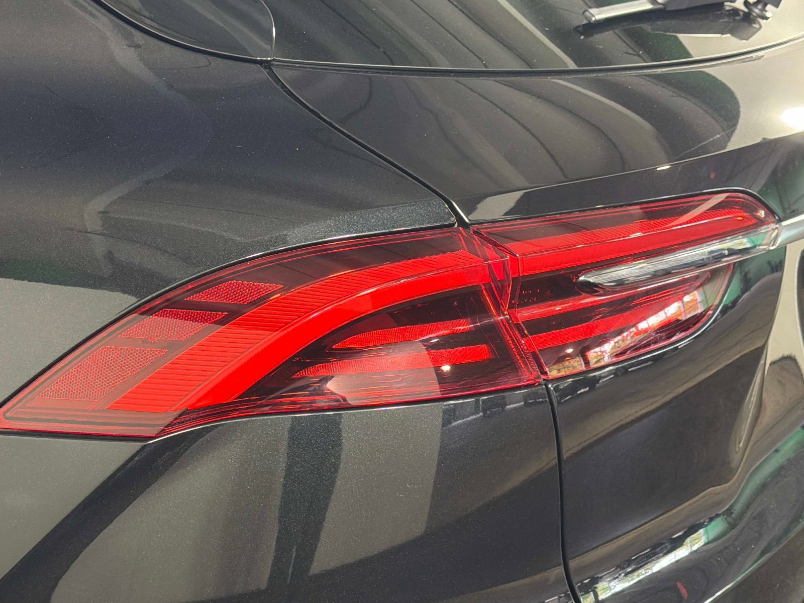 Used 2023 Maserati Grecale Modena AWD/4WD image 16