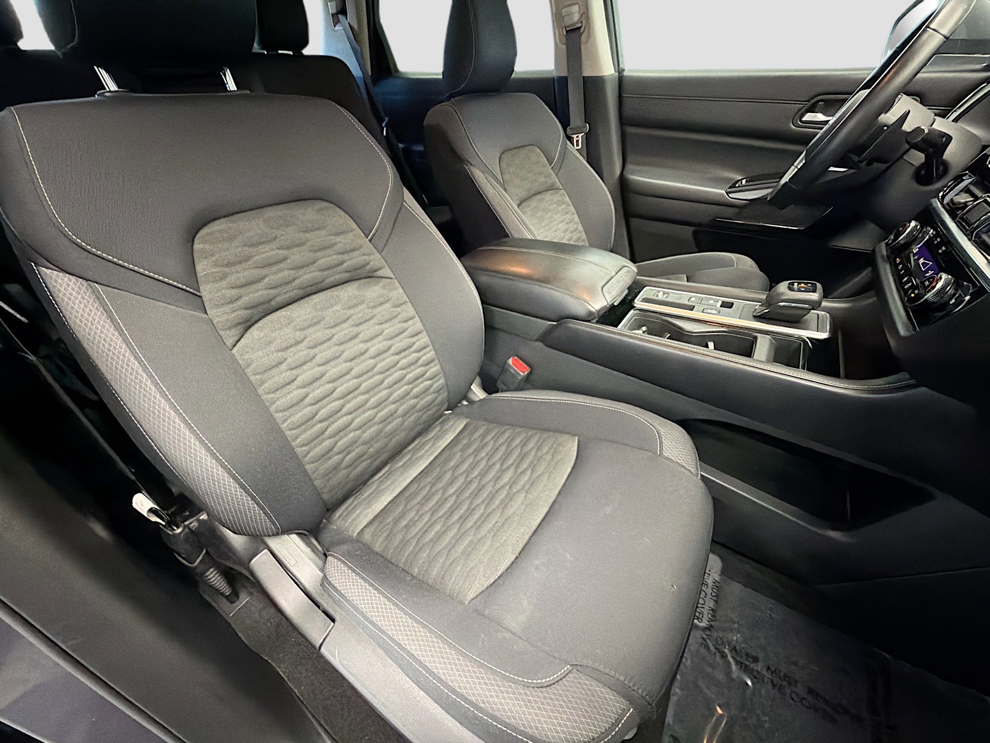 Used 2022 Nissan Pathfinder SV image 15