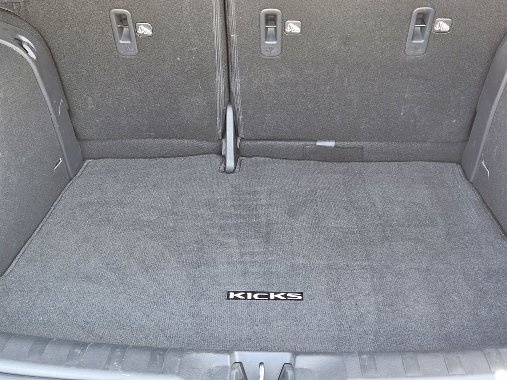 Used 2023 Nissan Kicks SR w/ SR Premium Package FWD image 22