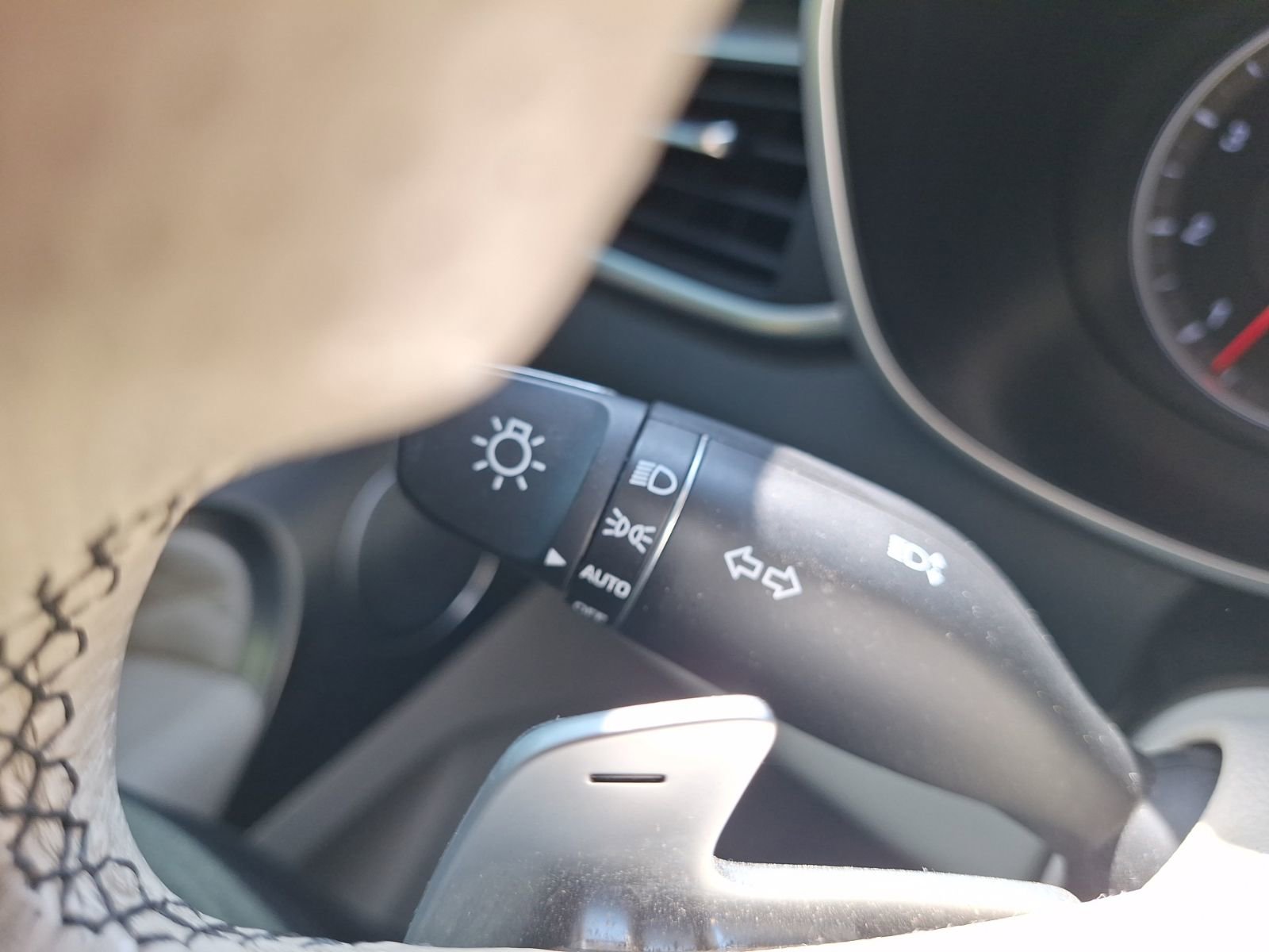 Used 2019 Genesis G70 3.3T Design image 22