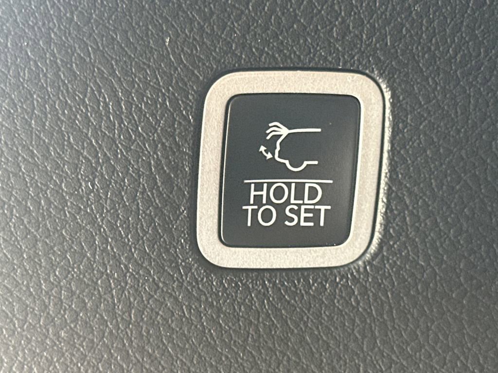 Used 2025 Jeep Grand Wagoneer L Series III w/ Rear Seat Video Group 1 image 20