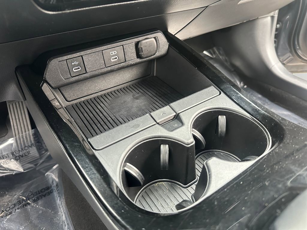 Used 2024 Toyota Prius LE image 20