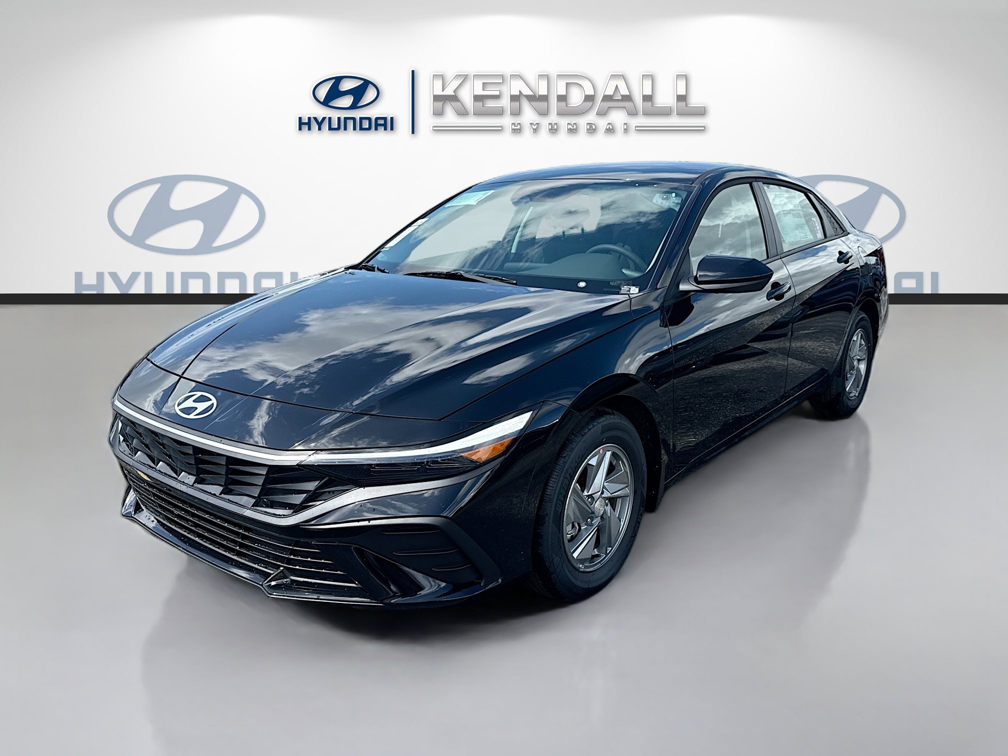 New 2026 Hyundai Elantra SE FWD image 3