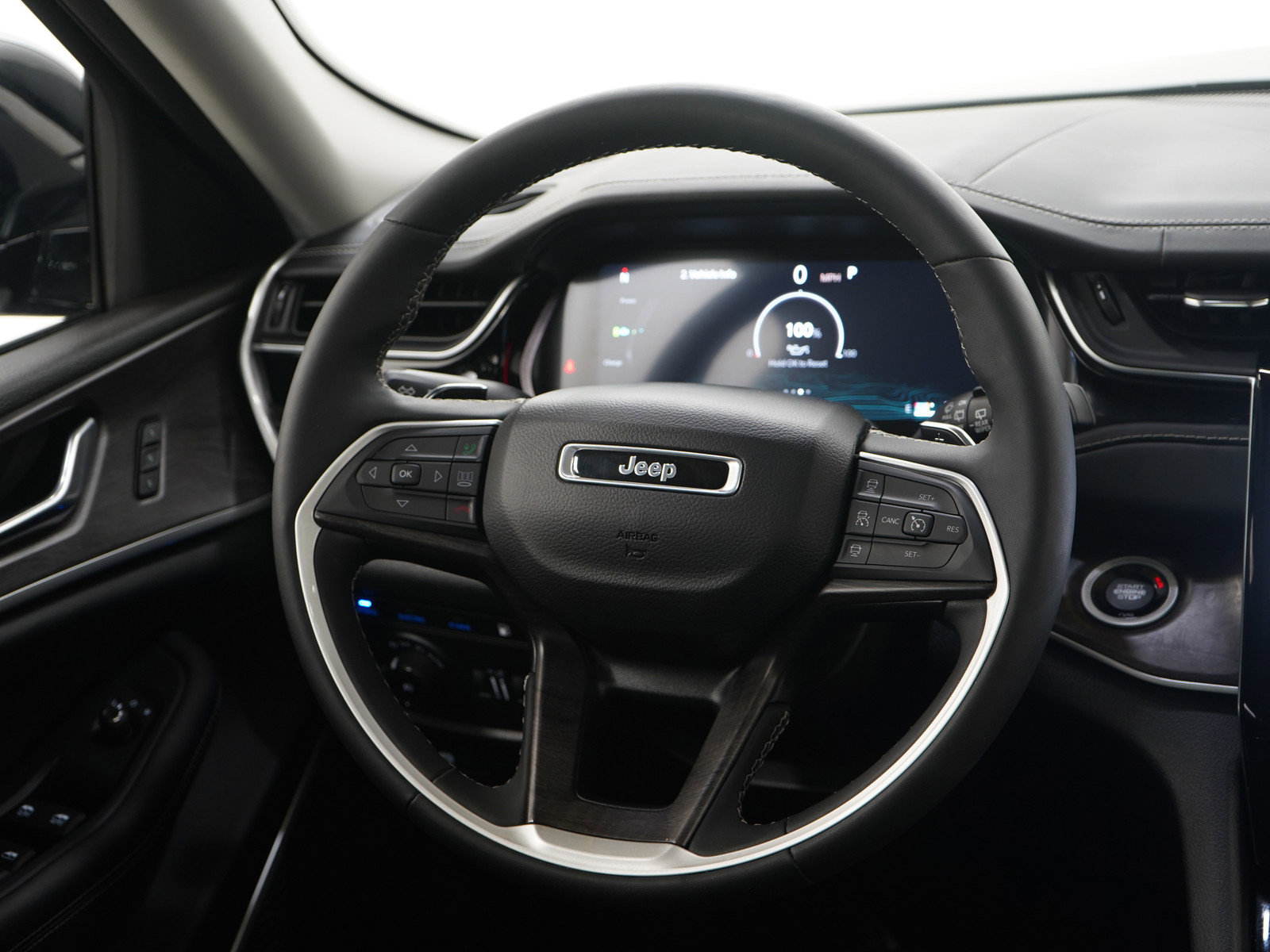 Used 2022 Jeep Grand Cherokee Limited 4xe w/ Luxury Tech Group II image 17