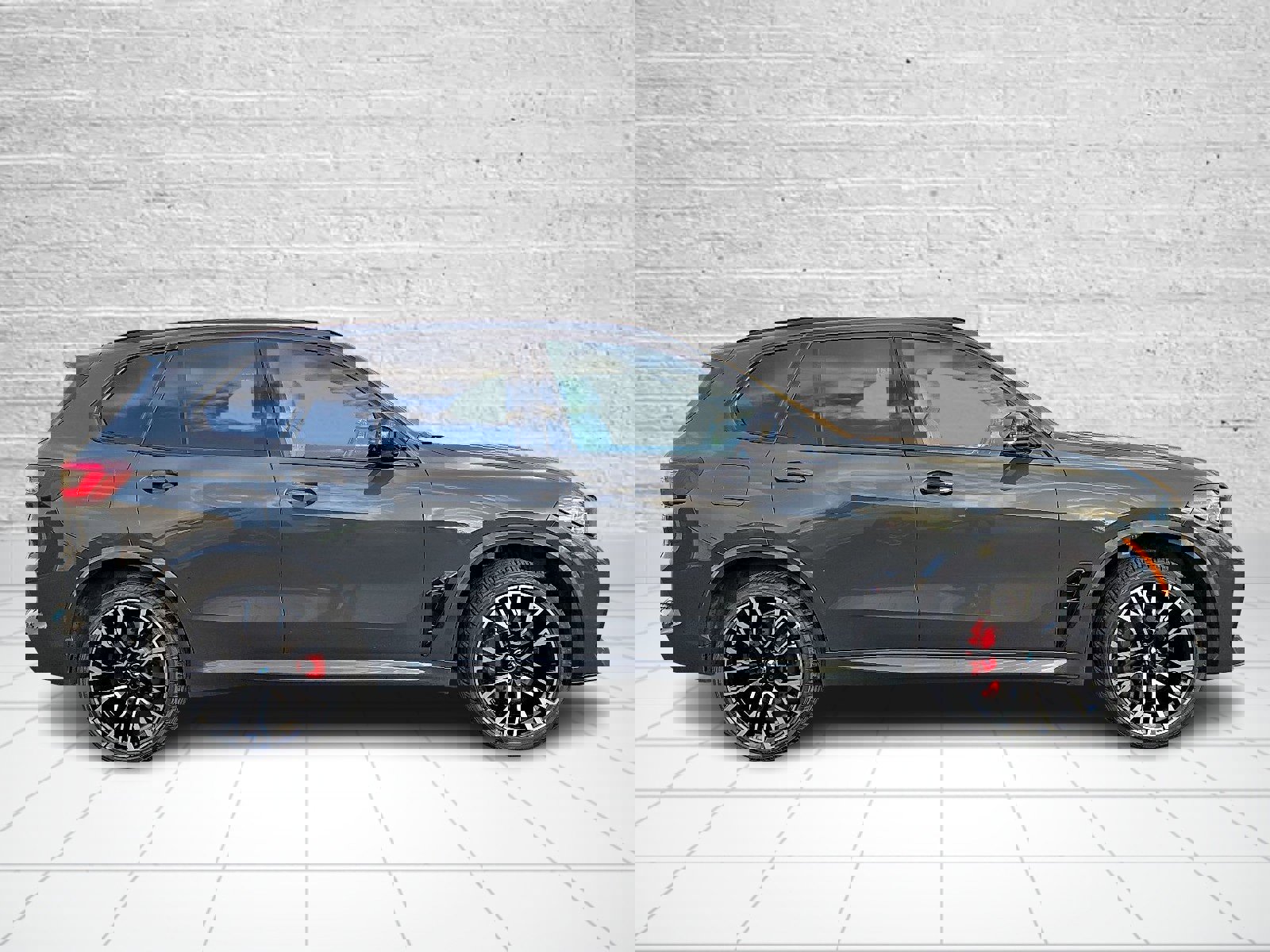 Used 2023 BMW X5 M w/ Competition Package image 7