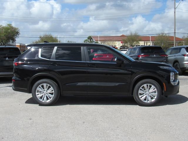 New 2026 Mitsubishi Outlander ES image 2
