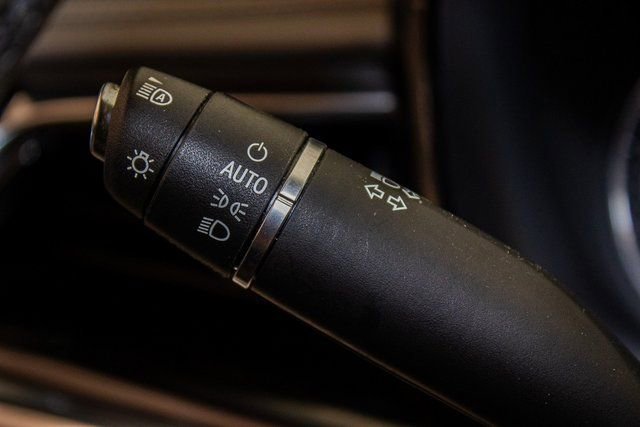 Used 2022 Cadillac XT6 Premium Luxury image 29