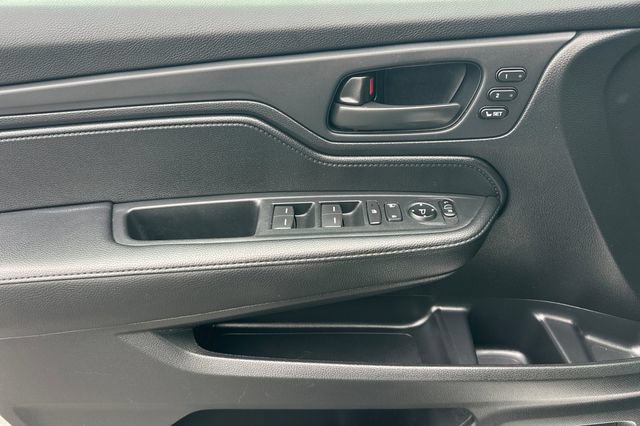 Used 2025 Honda Odyssey Sport-L image 12