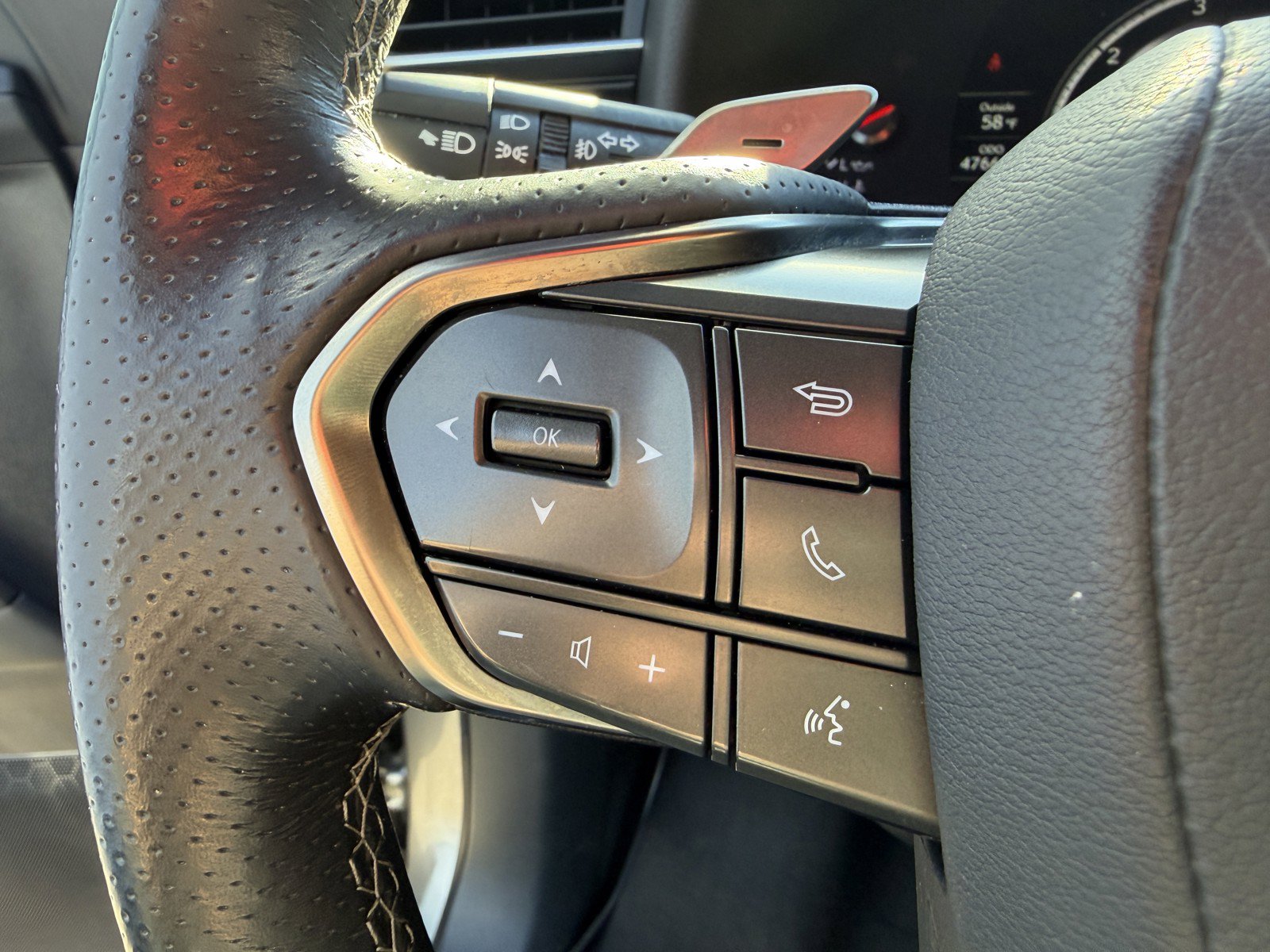 Used 2024 Lexus LX 600 F Sport AWD/4WD image 16