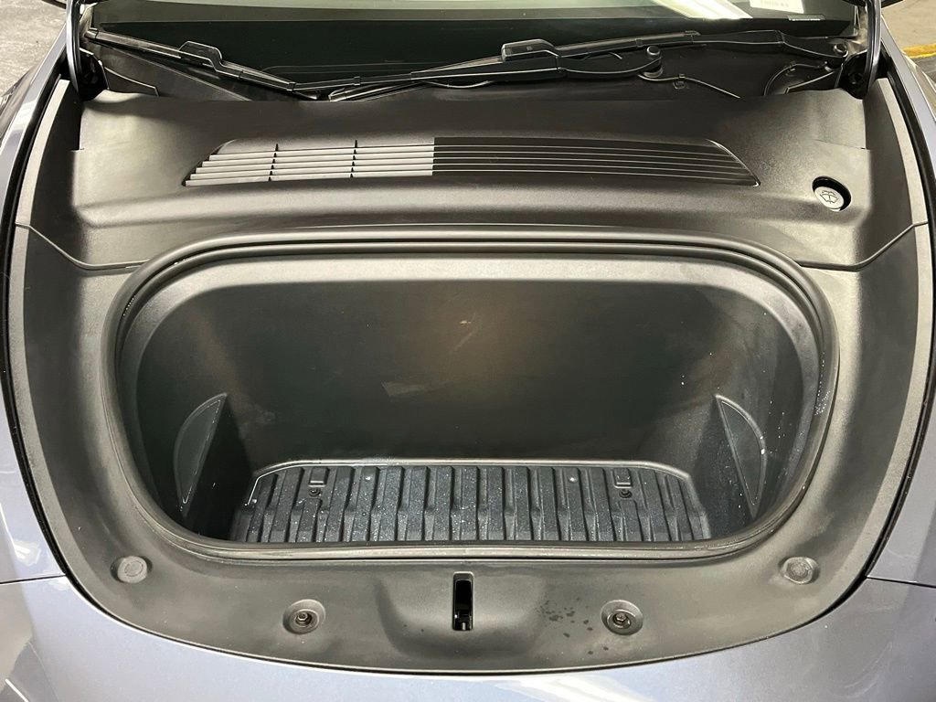 Used 2020 Tesla Model Y Long Range image 32