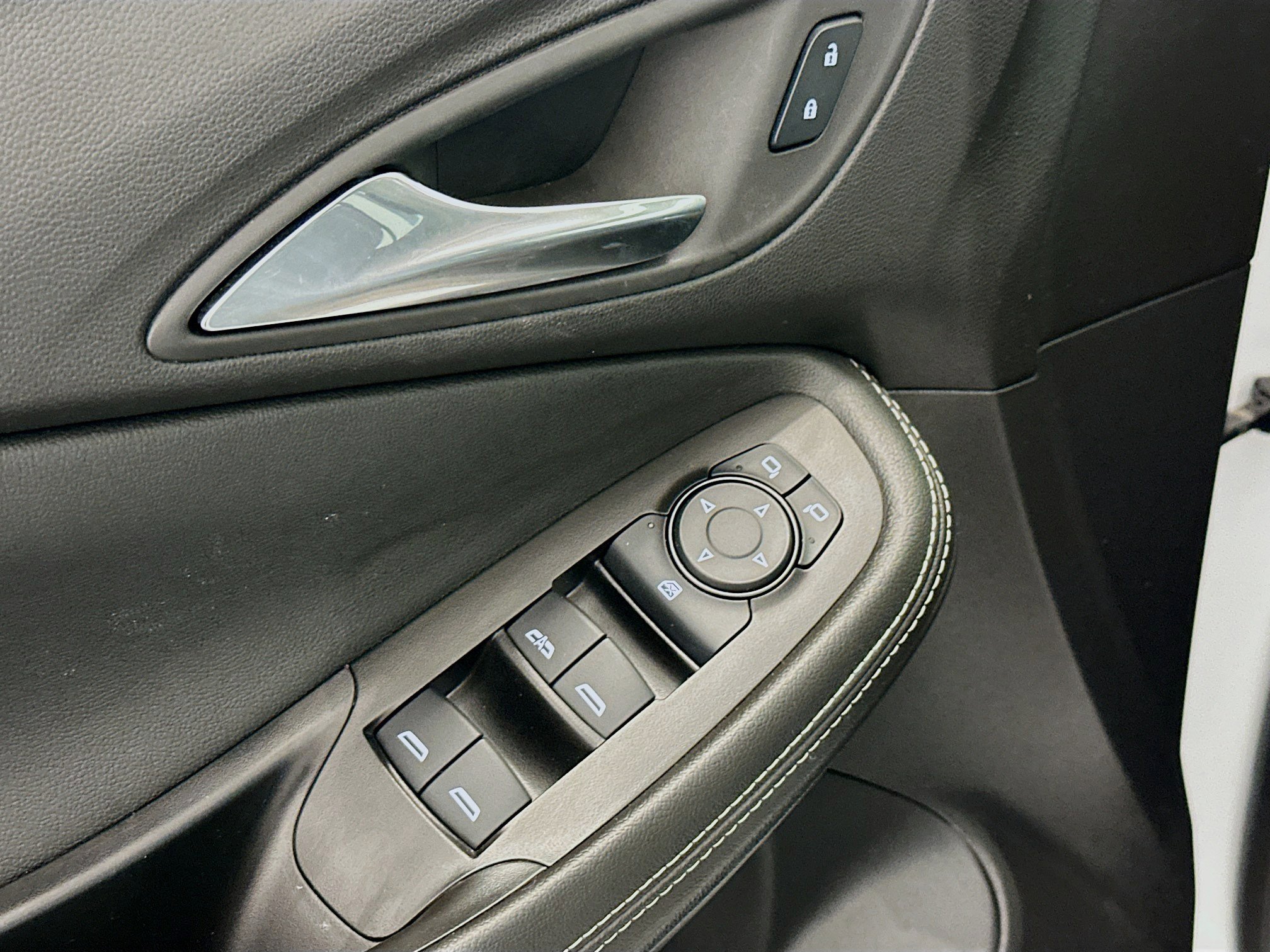 Used 2025 Buick Encore GX Preferred image 15