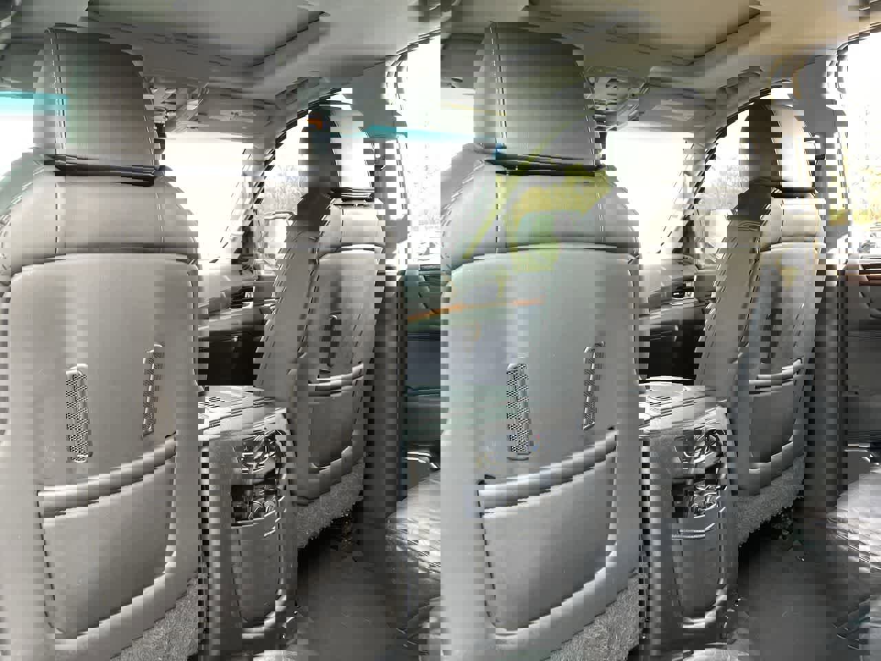 Used 2018 Cadillac Escalade ESV Luxury image 21