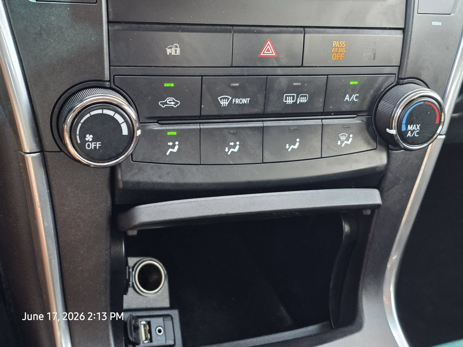 Used 2017 Toyota Camry SE FWD image 23