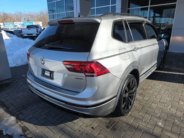 Used 2020 Volkswagen Tiguan SE R-Line image 4