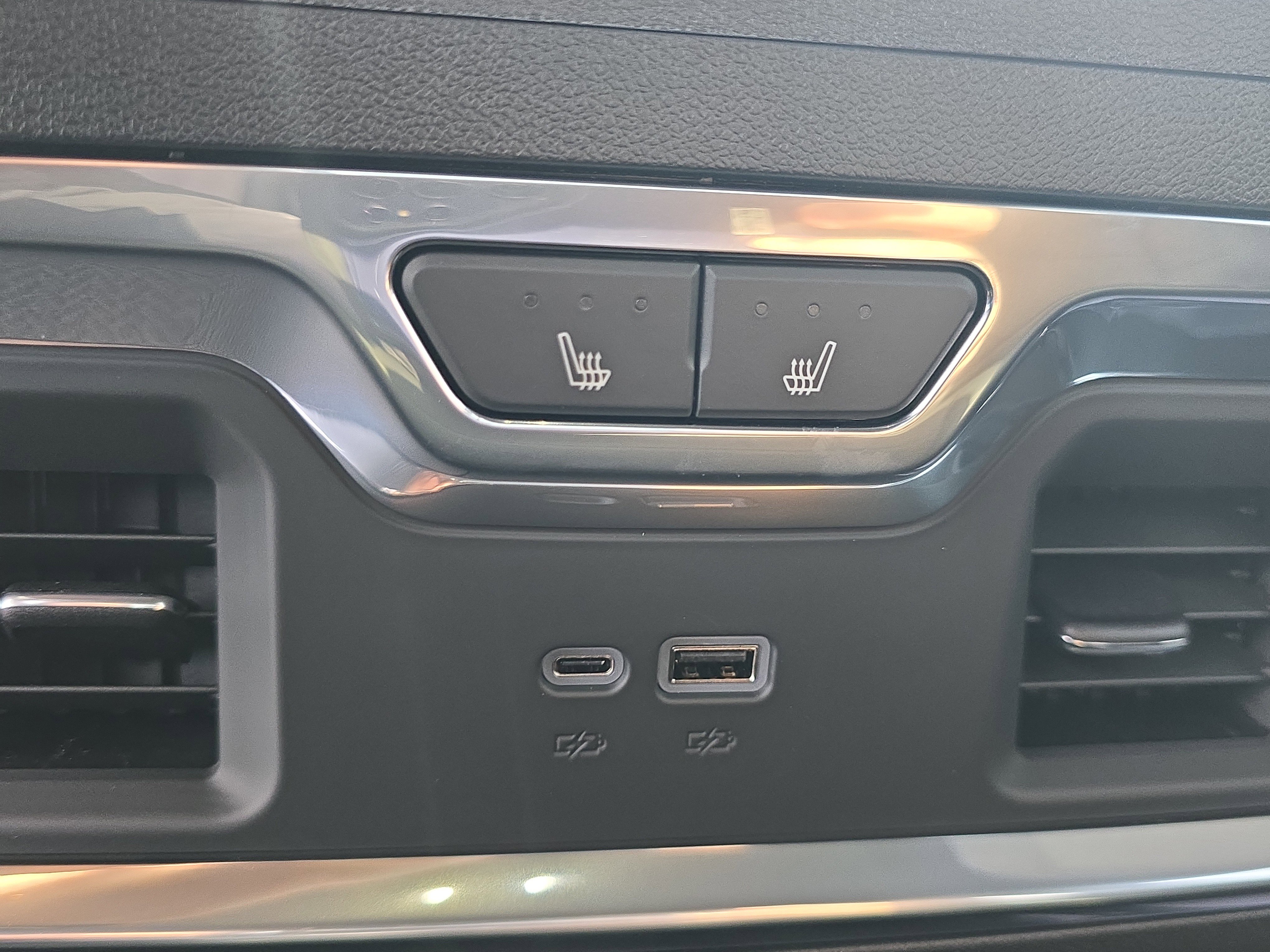 New 2026 GMC Sierra 2500 Denali w/ Denali Reserve Package image 13