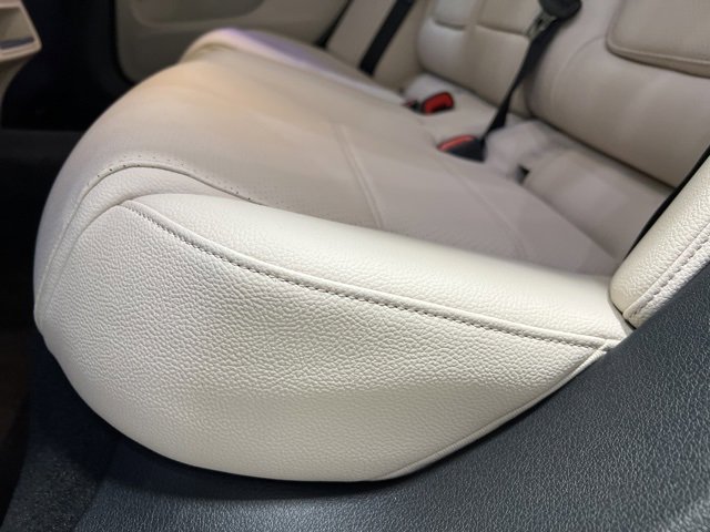 Used 2025 Mercedes-Benz C 300 4MATIC Sedan image 48