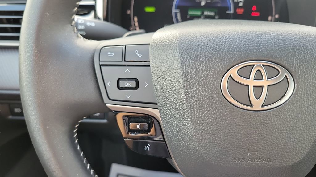 Certified 2025 Toyota Camry SE image 25