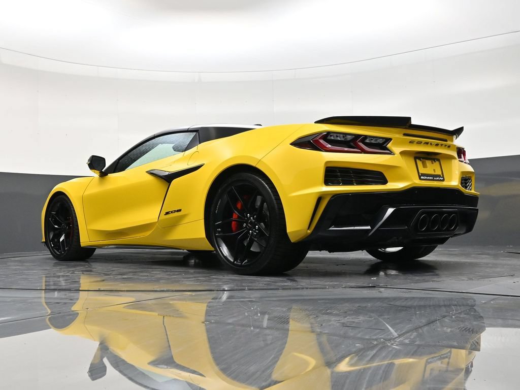 Used 2026 Chevrolet Corvette Z06 RWD image 22