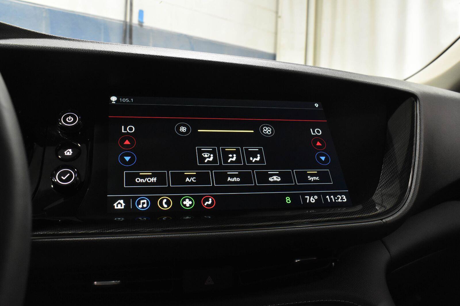 Used 2023 Buick Envision Essence w/ Sport Touring Package AWD/4WD image 16