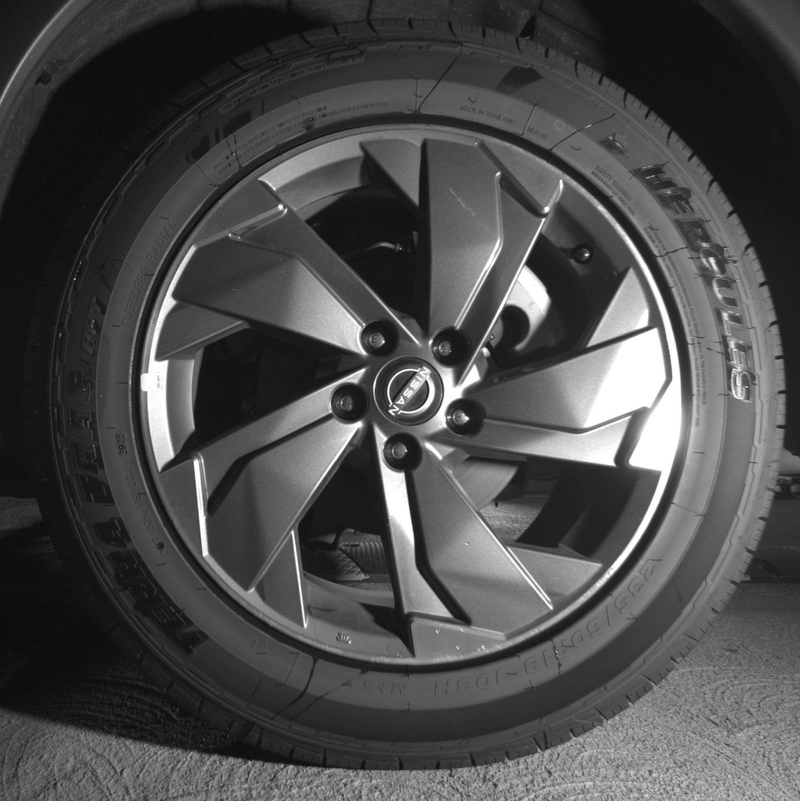 Used 2025 Nissan Rogue SV FWD image 17
