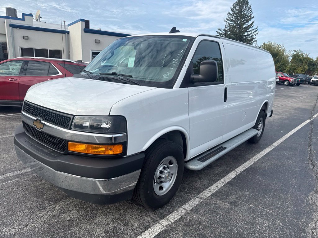 Used 2025 Chevrolet Express 2500 w/ Driver Convenience Package RWD image 8