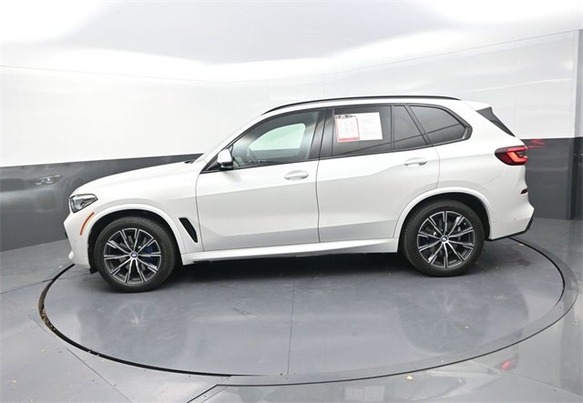 Used 2022 BMW X5 xDrive40i w/ M Sport Package image 4