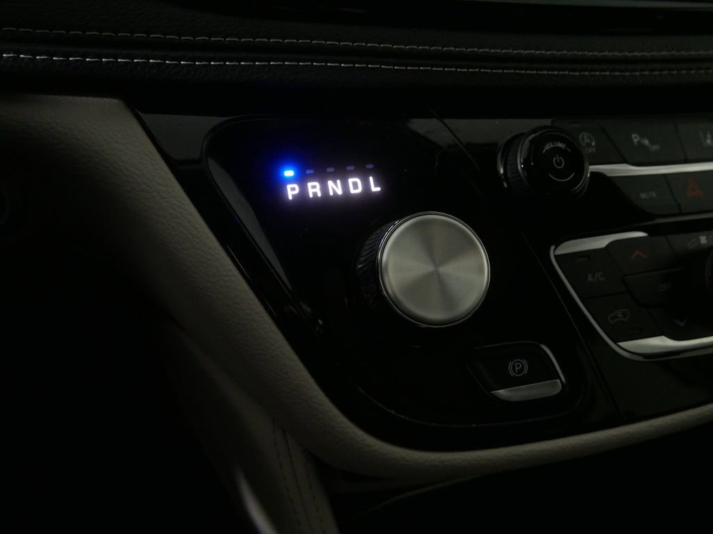 Used 2024 Chrysler Pacifica Limited image 24
