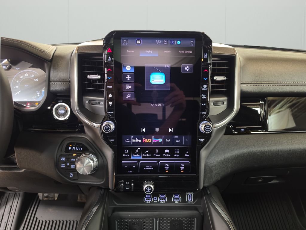 New 2026 RAM 1500 Laramie AWD/4WD image 23