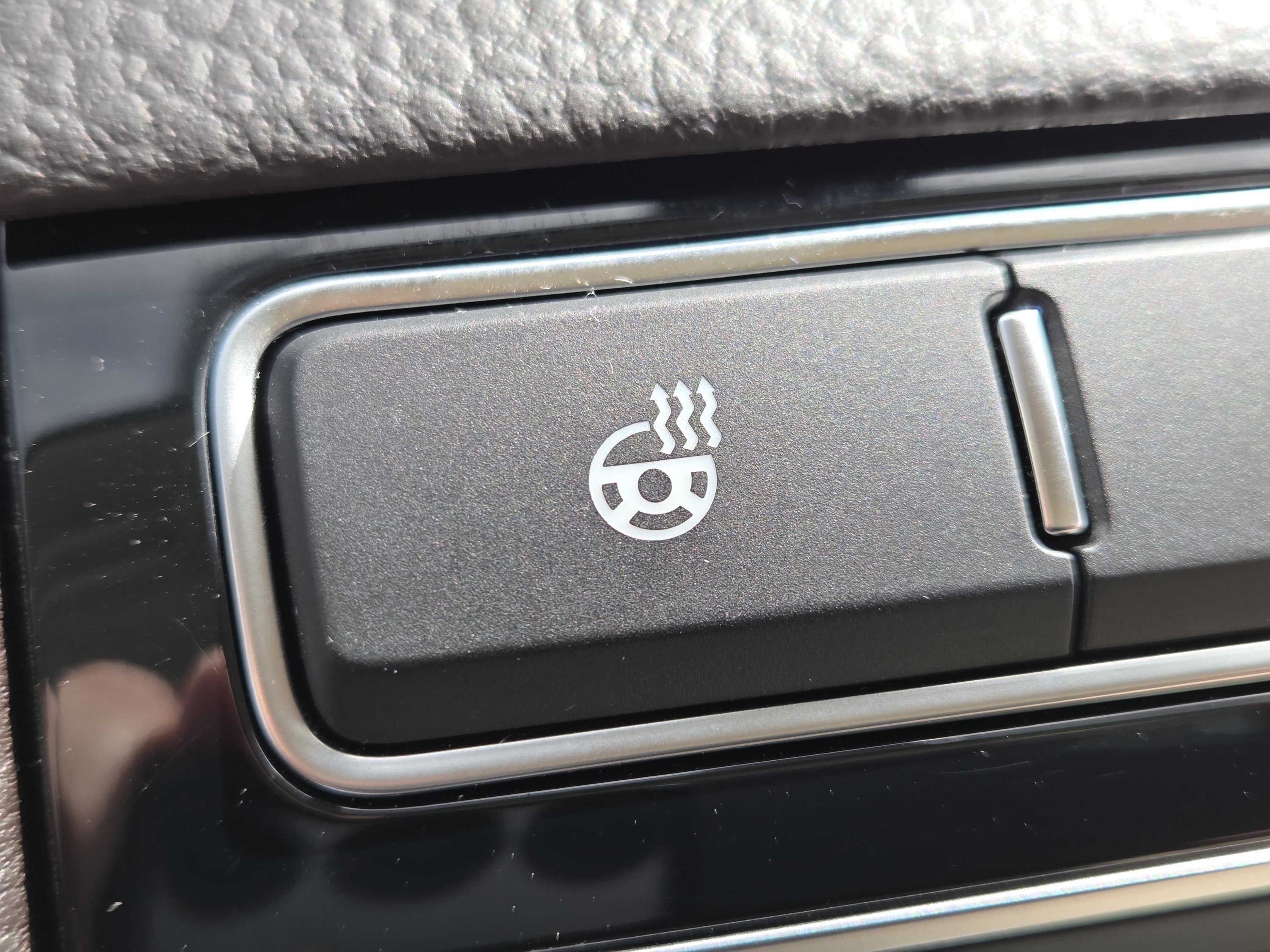 Used 2015 Volkswagen Touareg Executive AWD/4WD image 11