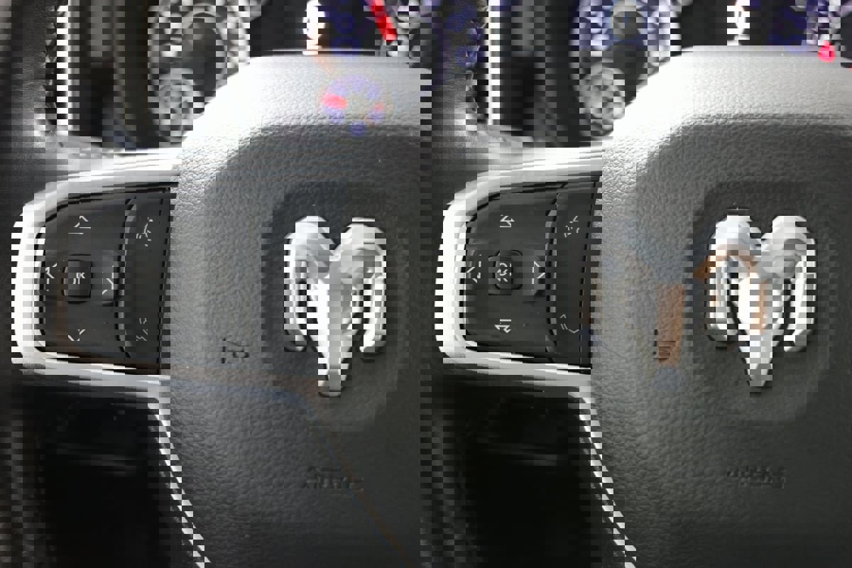 Used 2024 RAM 2500 Big Horn w/ Sport Appearance Package image 24