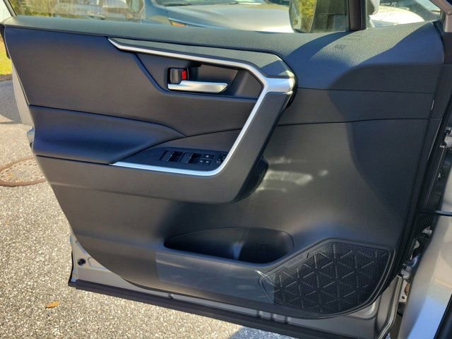Used 2025 Toyota RAV4 XLE image 35