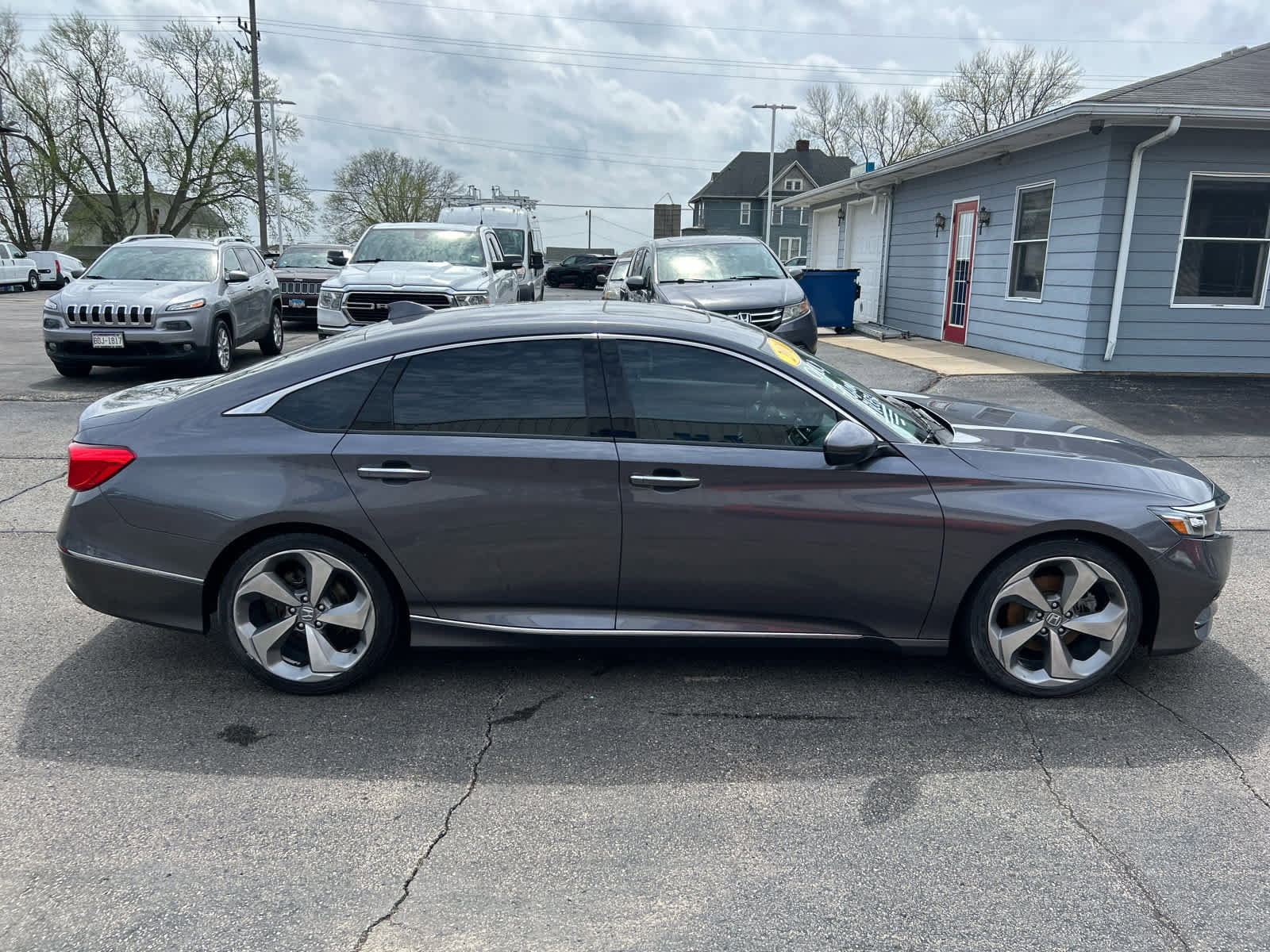 Used 2018 Honda Accord Touring image 4