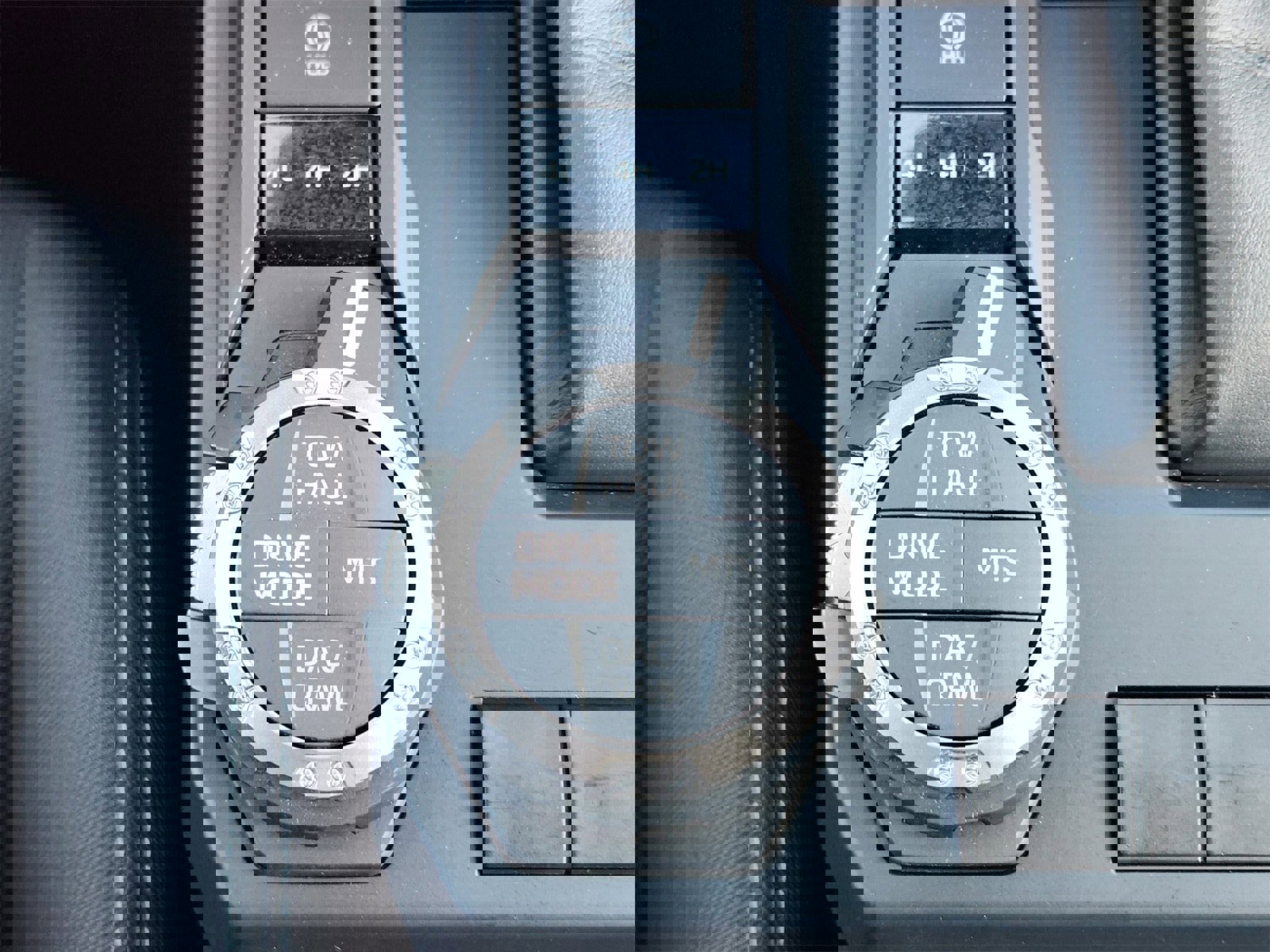 Used 2025 Toyota Tacoma TRD Off-Road image 30