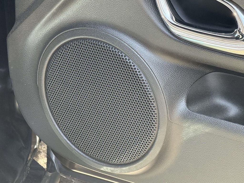 Used 2010 Chevrolet Camaro SS w/ RS Package image 9