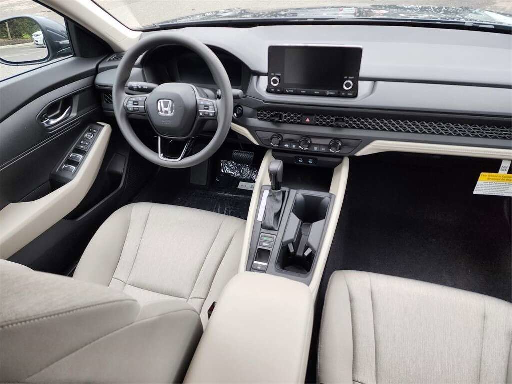 Used 2023 Honda Accord LX image 16