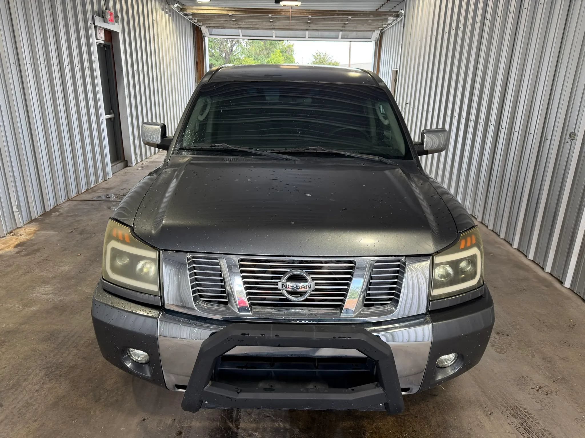 Used 2011 Nissan Titan SV RWD image 3