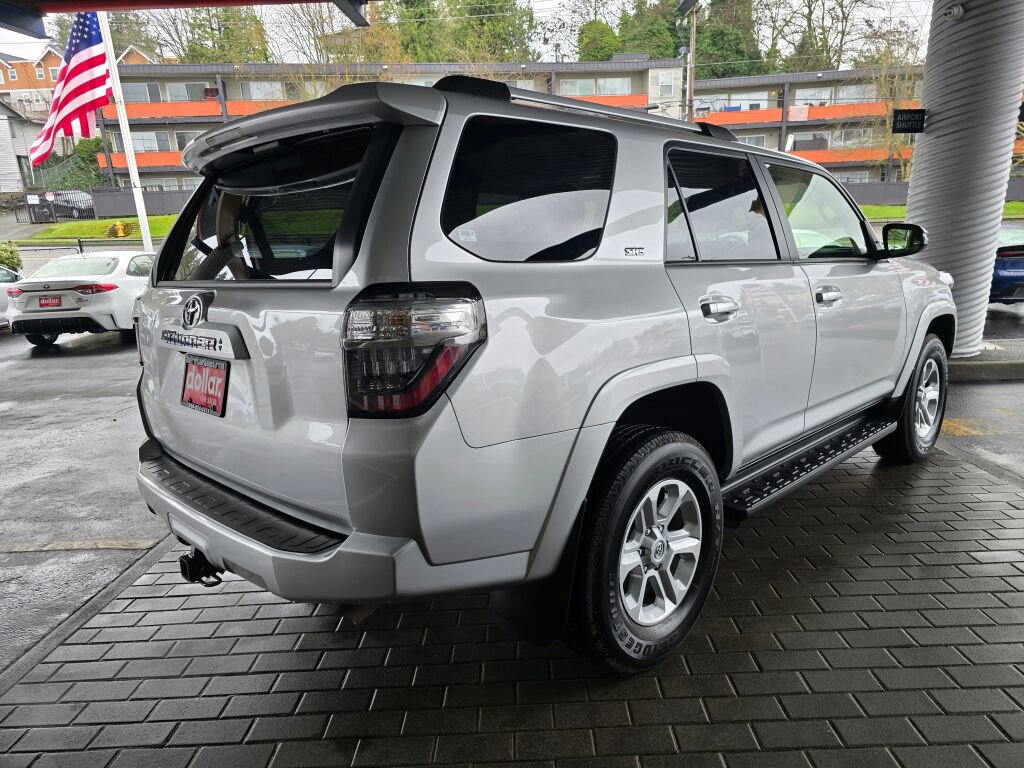 Used 2024 Toyota 4Runner SR5 Premium w/ Moonroof Package AWD/4WD image 5