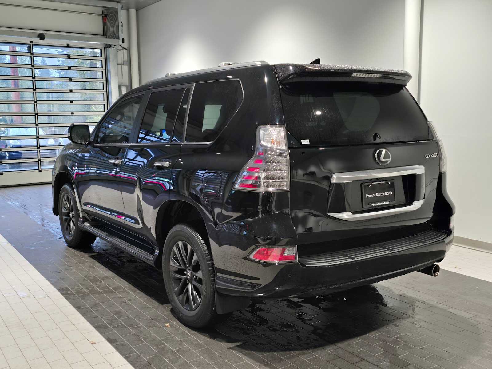Used 2023 Lexus GX 460 Premium image 3