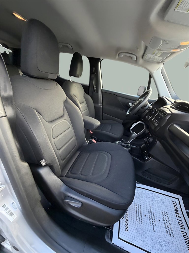 Used 2020 Jeep Renegade Latitude image 16